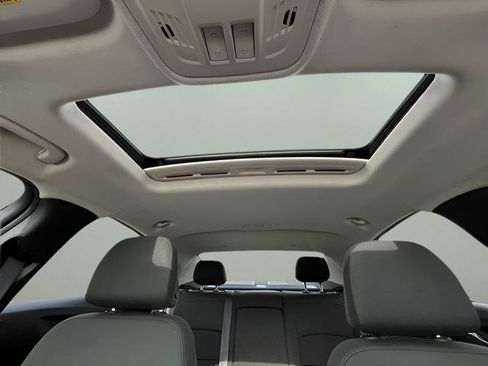 Used 2017 Chevrolet Cruze LT w/ Sun And Sound Package FWD image 22