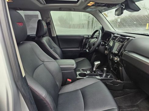 Used 2024 Toyota 4Runner TRD Off-Road Premium image 11