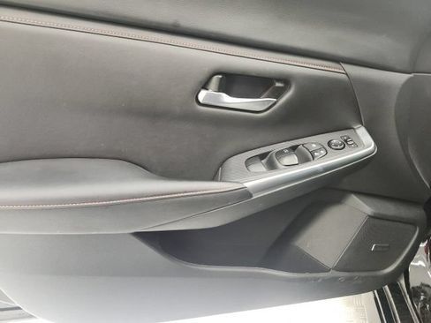 Used 2024 Nissan Sentra SR w/ SR Premium Package FWD image 12