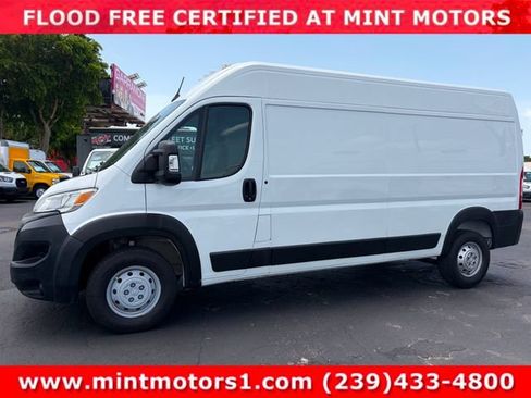 Used 2023 RAM ProMaster 2500 FWD image 2