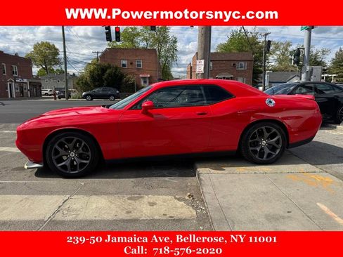 Used 2019 Dodge Challenger GT RWD image 12