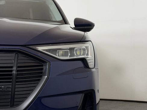 Used 2021 Audi e-tron Premium Plus w/ Premium Plus Package image 11