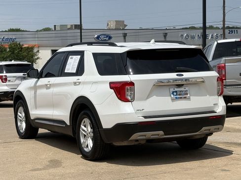 Used 2020 Ford Explorer XLT w/ Equipment Group 202A RWD image 5