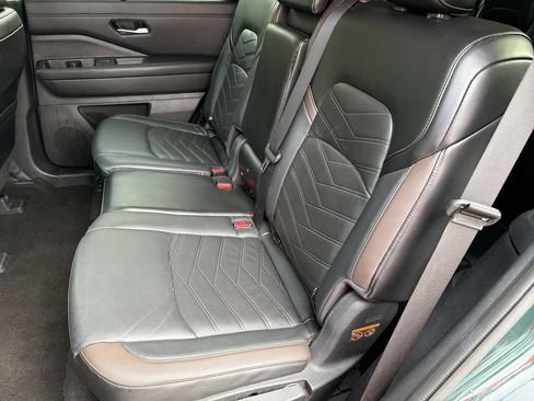 Used 2025 Nissan Pathfinder Platinum w/ Cargo Package AWD/4WD image 20