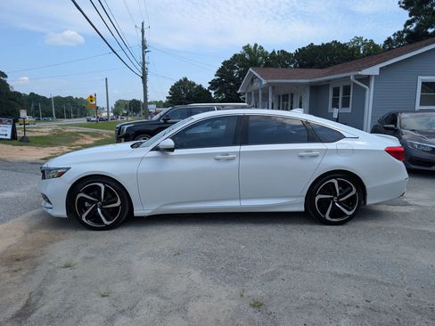 Used 2018 Honda Accord Sport image 3