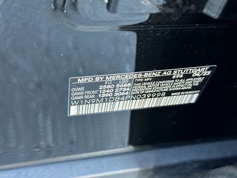 Used 2023 Mercedes-Benz EQB 350 4MATIC SUV image 40