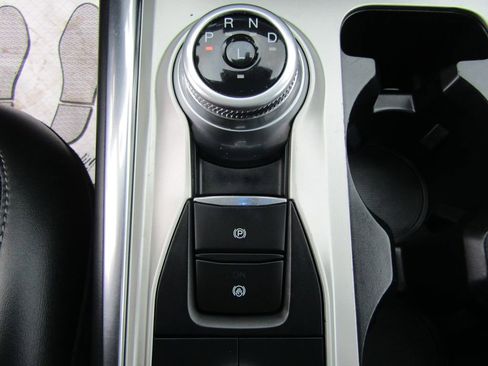 Used 2022 Ford Explorer XLT w/ Equipment Group 202A image 30