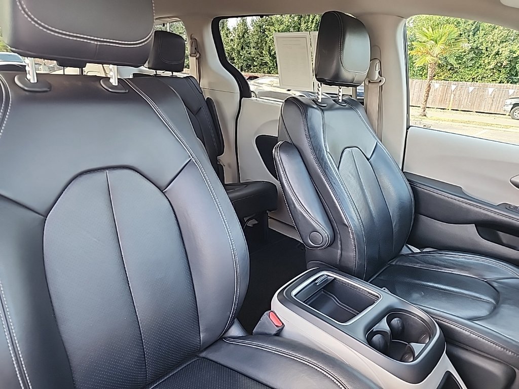 Used 2022 Chrysler Pacifica Touring-L FWD image 20