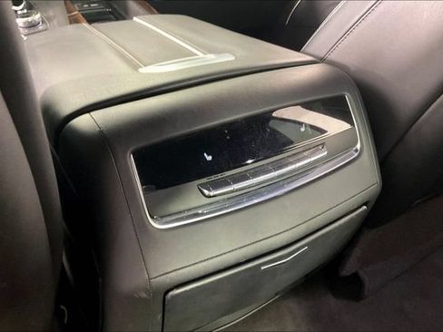 Used 2023 Cadillac Escalade Premium Luxury RWD image 8