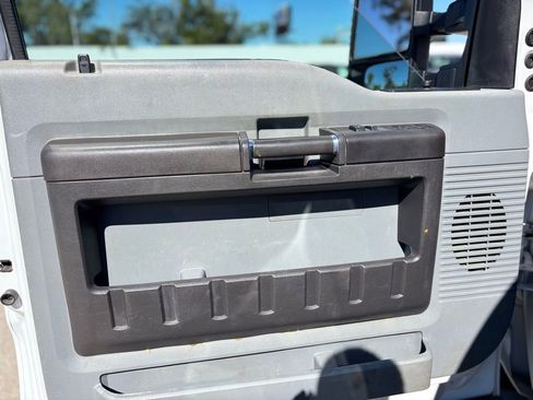 Used 2016 Ford F250 XL w/ Power Equipment Group image 9