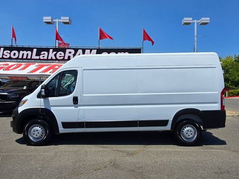 Used 2025 RAM ProMaster 2500 w/ Convenience Group FWD image 8