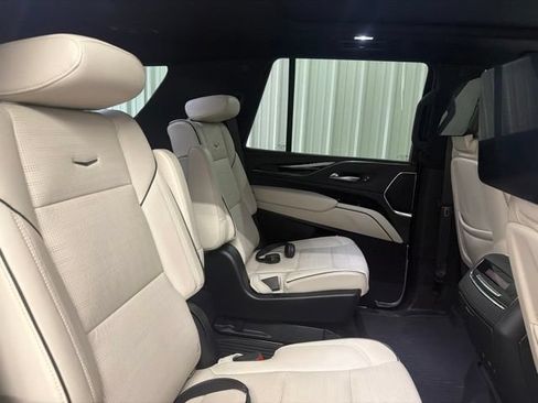 Used 2021 Cadillac Escalade Sport w/ LPO, Illumination Package RWD image 21