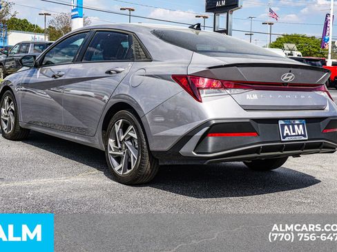 Used 2025 Hyundai Elantra Sport image 8