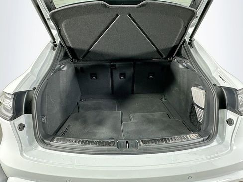 New 2025 Porsche Macan image 28