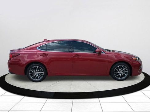 Used 2017 Lexus ES 350 FWD image 2