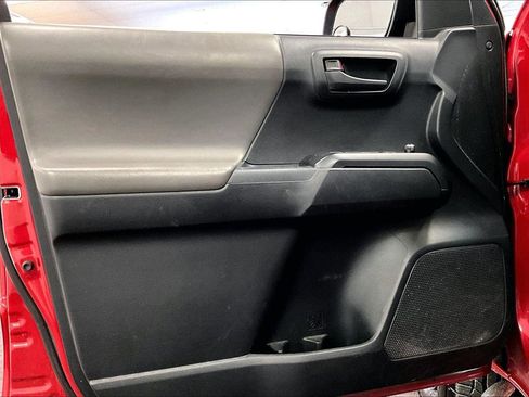 Used 2018 Toyota Tacoma SR image 22