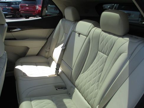 Used 2021 Buick Envision Avenir w/ Technology Package II image 21