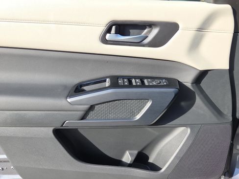 New 2026 Nissan Pathfinder SL image 18