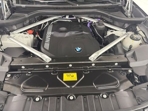 Certified 2024 BMW X6 xDrive40i w/ Executive Package image 43