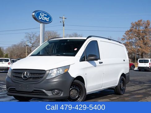 Used 2016 Mercedes-Benz Metris image 2