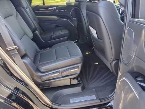 Certified 2022 Cadillac Escalade Luxury AWD/4WD image 25