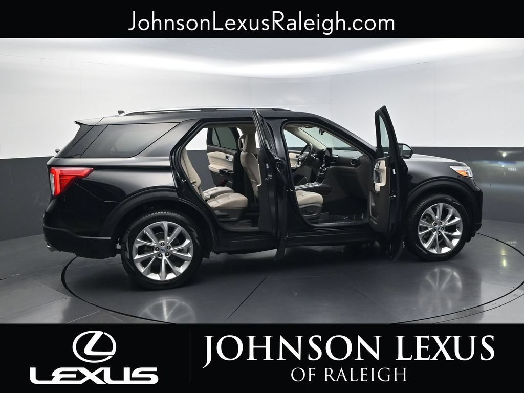 Used 2023 Ford Explorer Platinum w/ Technology Package AWD/4WD image 32