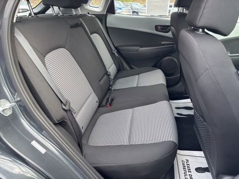 Used 2018 Hyundai Kona SE image 17
