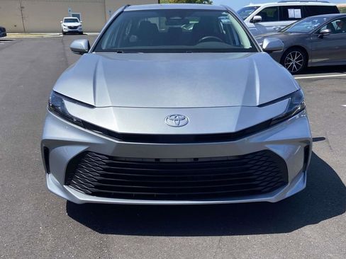 Used 2025 Toyota Camry LE image 8