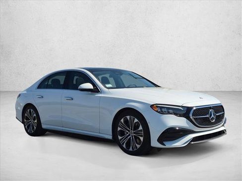 Used 2025 Mercedes-Benz E 350 Sedan image 3