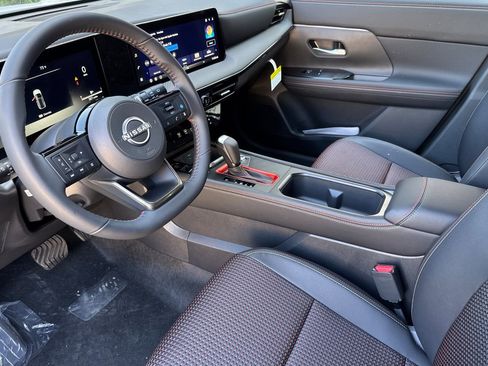 New 2026 Nissan Kicks SR w/ Cold Weather Package image 7