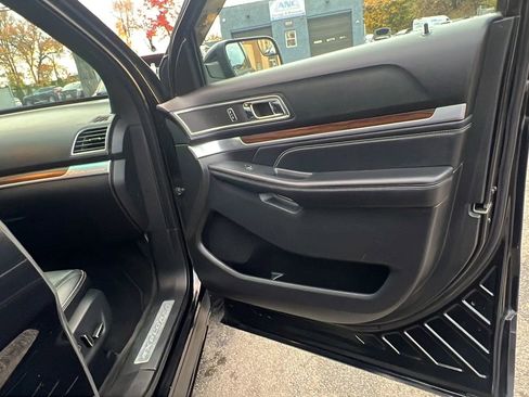 Used 2016 Ford Explorer Limited image 32