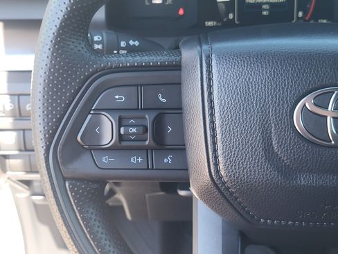 Certified 2025 Toyota Tacoma SR5 AWD/4WD image 14