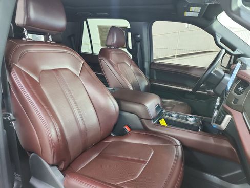 Used 2024 Ford Expedition Limited AWD/4WD image 41