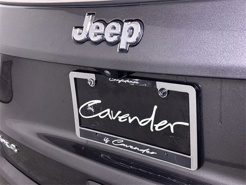 Used 2024 Jeep Compass Latitude image 33