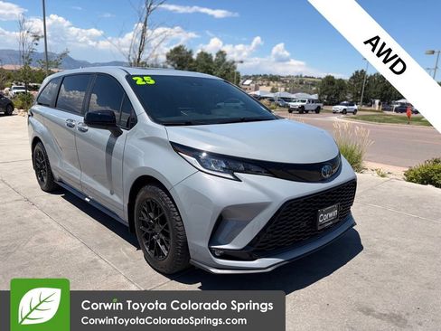Used 2025 Toyota Sienna XSE AWD/4WD image 1