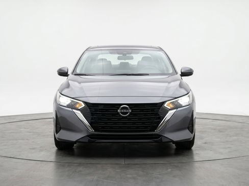 Used 2025 Nissan Sentra SV FWD image 2