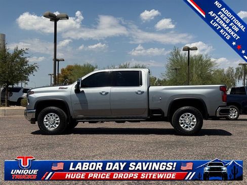 Used 2024 Chevrolet Silverado 2500 LTZ w/ LTZ Convenience Package AWD/4WD image 10