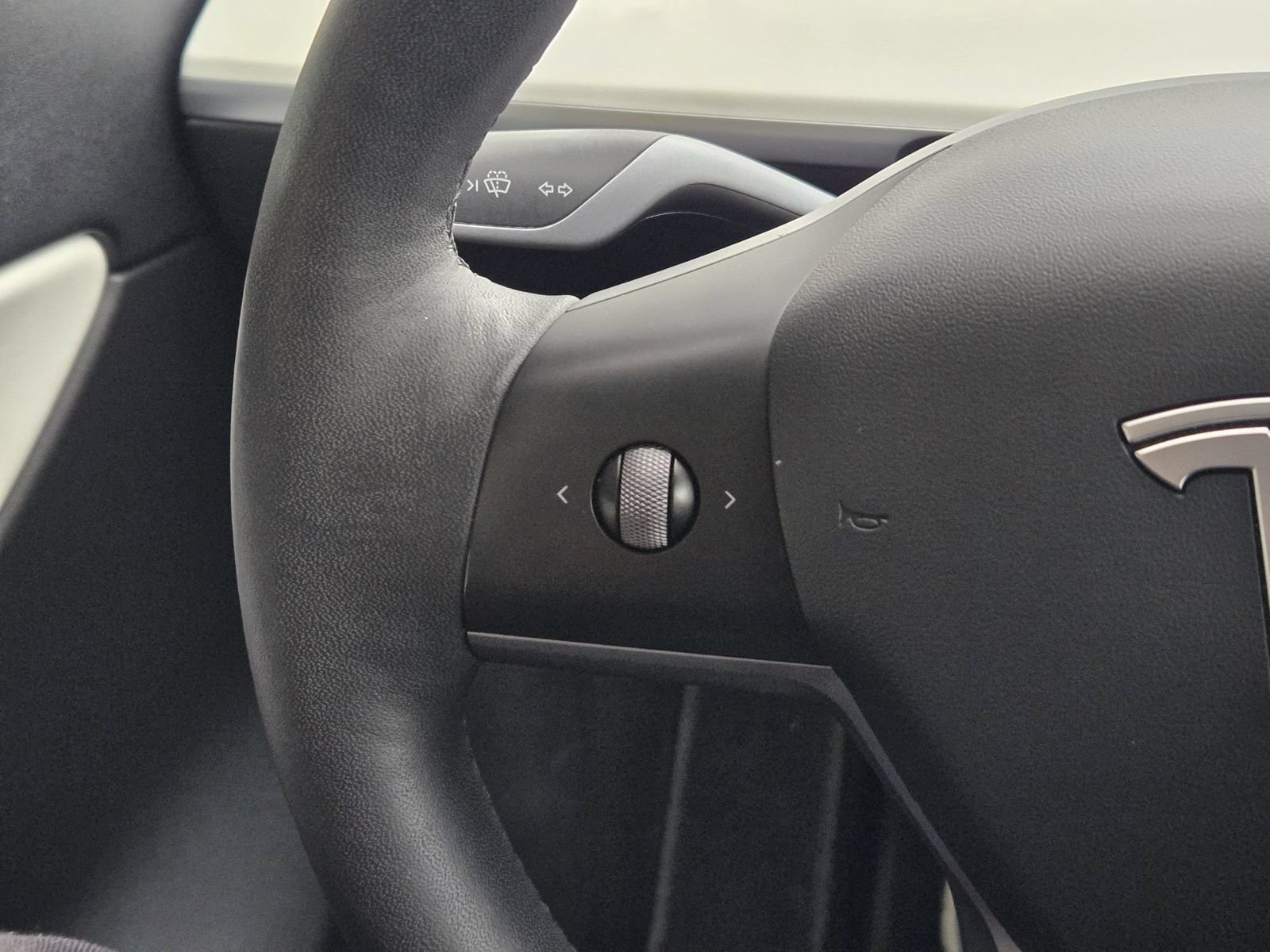 Used 2022 Tesla Model Y Performance AWD/4WD image 27