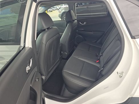 Used 2022 Hyundai Kona Limited w/ Cargo Package FWD image 4