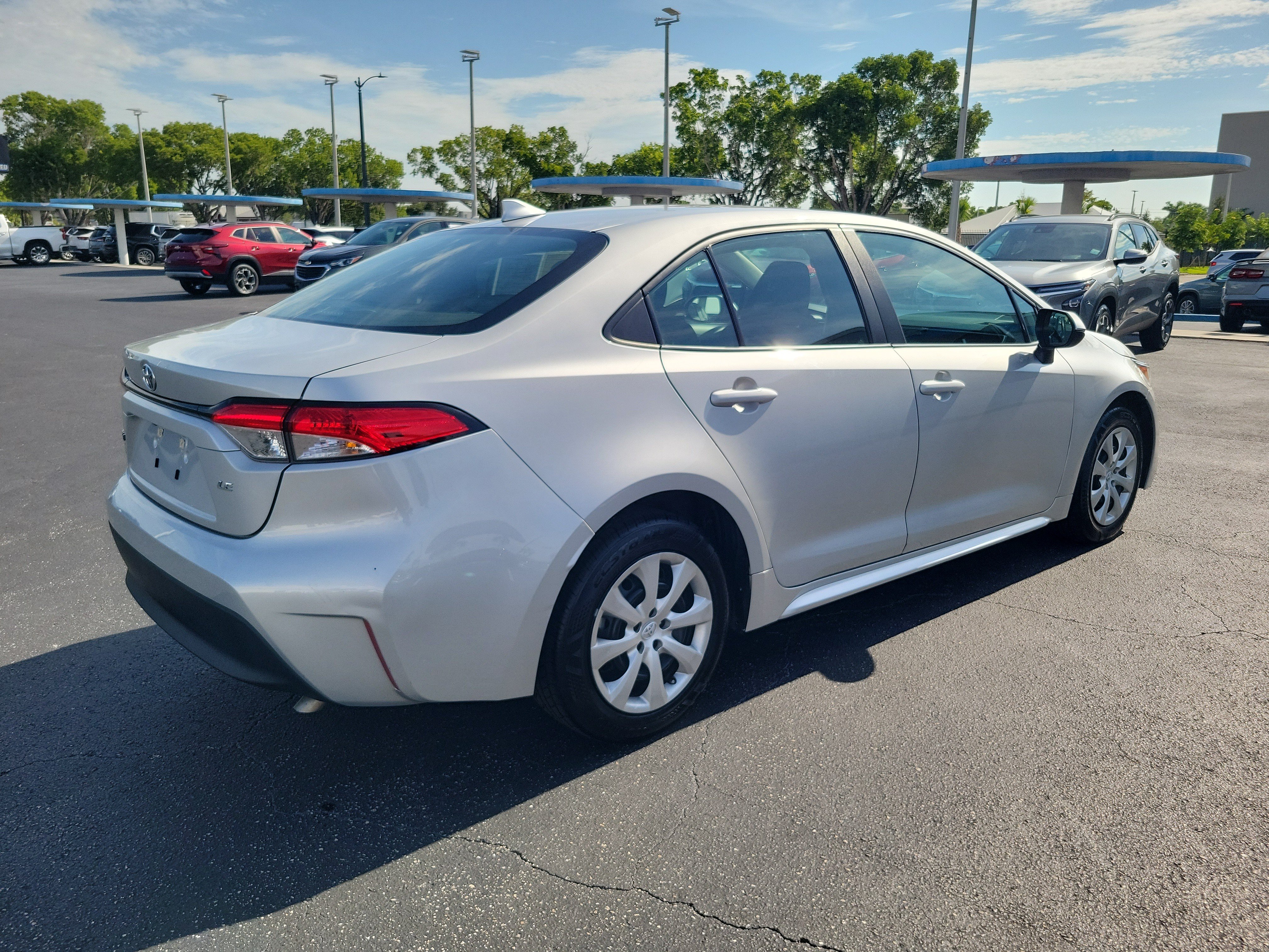 Used 2024 Toyota Corolla LE FWD image 4