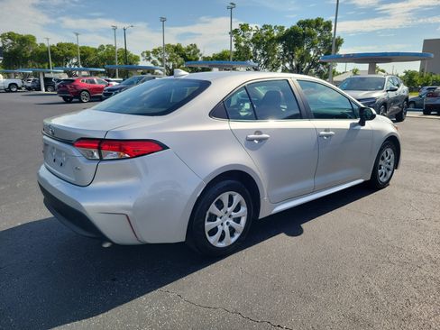 Used 2024 Toyota Corolla LE FWD image 4