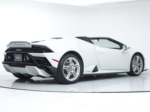 Used 2023 Lamborghini Huracan EVO image 6