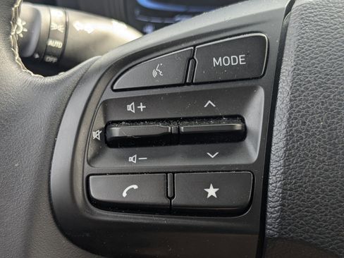 Certified 2024 Hyundai Venue Limited image 23