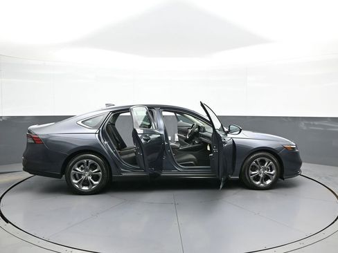 Certified 2023 Honda Accord EX image 42