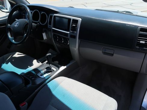 Used 2004 Toyota 4Runner SR5 RWD image 11
