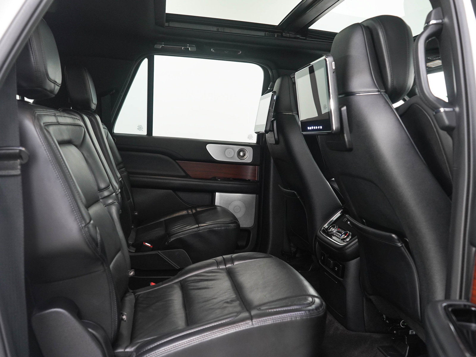 Used 2021 Lincoln Navigator L Reserve AWD/4WD image 14