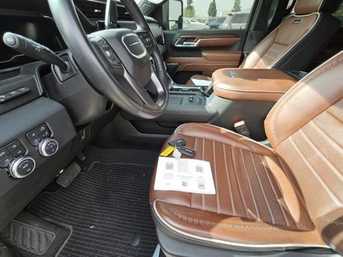 Used 2024 GMC Sierra 3500 Denali Ultimate AWD/4WD image 11