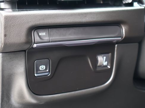 Certified 2025 Cadillac Escalade ESV Luxury image 29