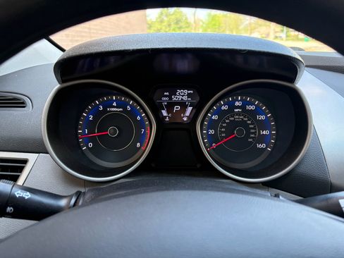 Used 2013 Hyundai Elantra GLS w/ Preferred Pkg image 11