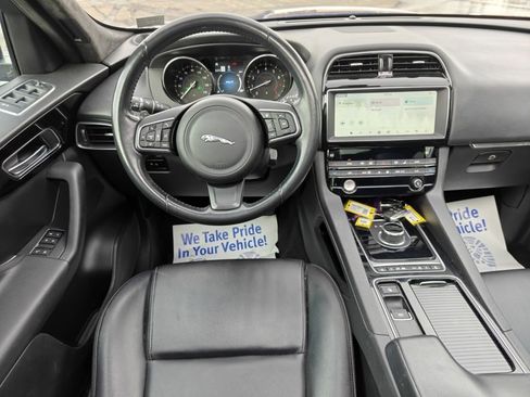 Used 2020 Jaguar F-PACE Premium image 26